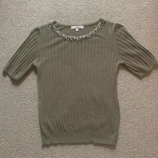 プロポーションボディドレッシング(PROPORTION BODY DRESSING)のビジュー付き　カーキー　リブニット　半袖トップス　美品(Tシャツ(半袖/袖なし))