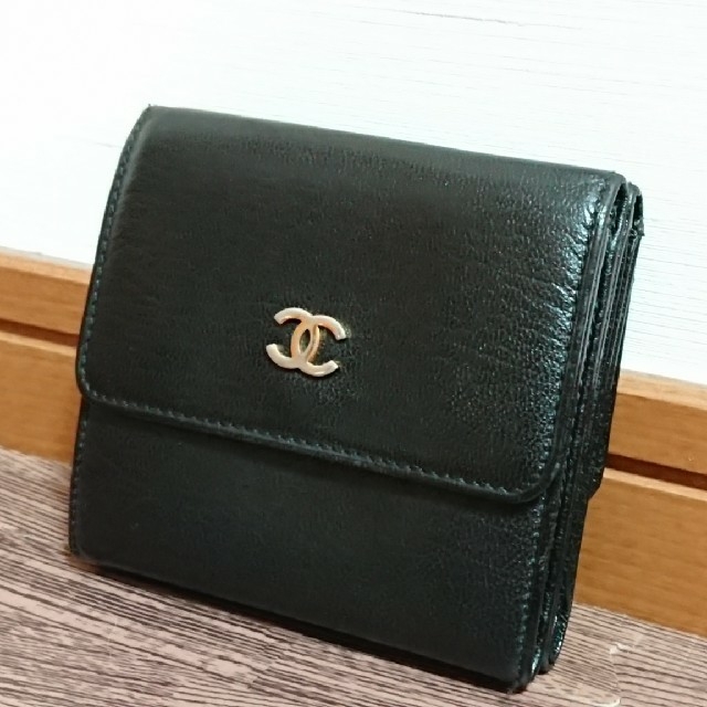 CHANEL キャビアスキン 折り畳み 財布✨