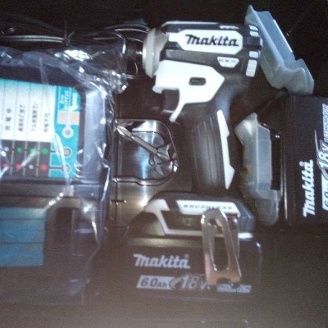 Makita(マキタ)のMakitaマキタ TD171Dインパクトドライバー18v 6A 4台新品未使用 自動車/バイクのバイク(工具)の商品写真