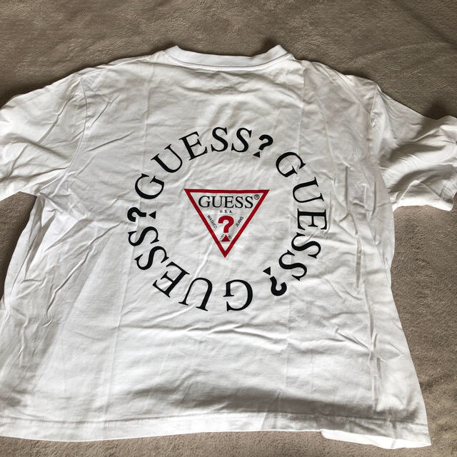 GUESS トップス　ほぼ新品