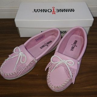 ミネトンカ(Minnetonka)のMINNETONKA ミネトンカ カラースリッポン ピンク モカシン(スリッポン/モカシン)