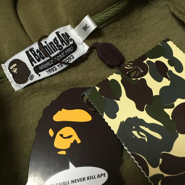 A BATHING APE(アベイシングエイプ)のアベイシングエイプ シャーク パーカー メンズのトップス(パーカー)の商品写真