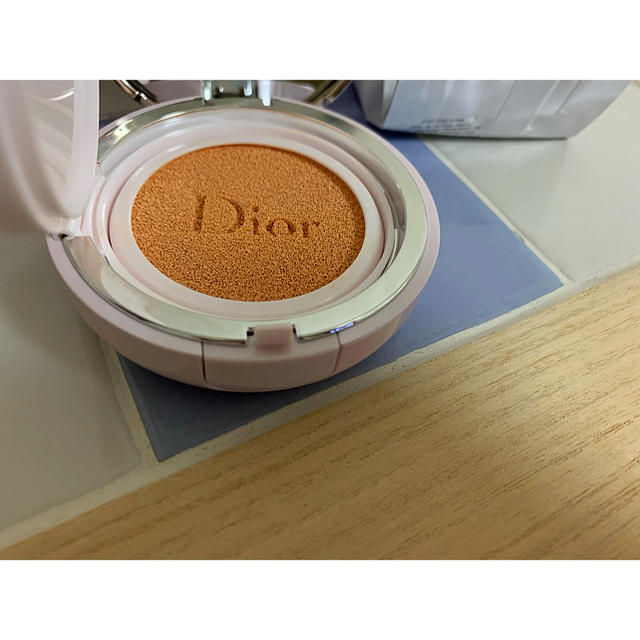 Dior(ディオール)の【はるちゃん様】Dior クッションファンデーション　カプチュール ドリーム コスメ/美容のベースメイク/化粧品(ファンデーション)の商品写真