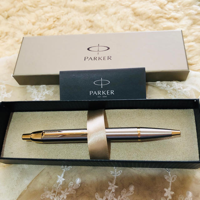 Parker(パーカー)のパーカー　parker ボールペン　新品未使用　箱付き　定価3,000円 インテリア/住まい/日用品の文房具(ペン/マーカー)の商品写真