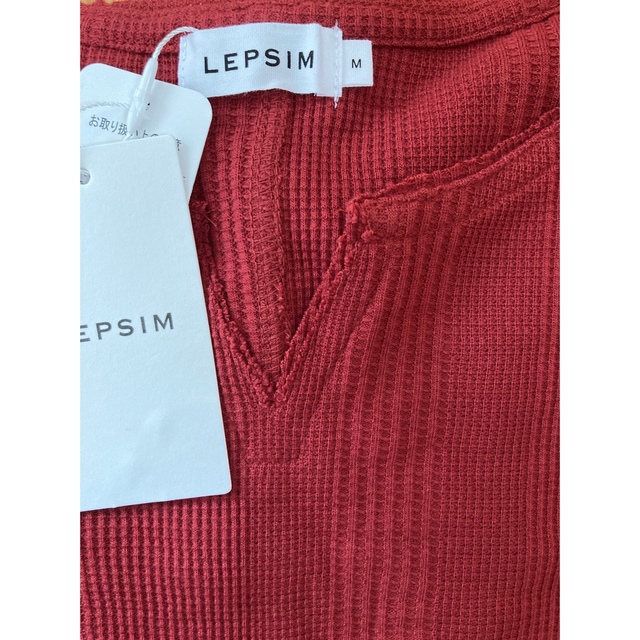 LEPSIM LOWRYS FARM(レプシィムローリーズファーム)のlepsim新品ヘンケイワッフルm赤半袖カットソー レディースのトップス(カットソー(半袖/袖なし))の商品写真