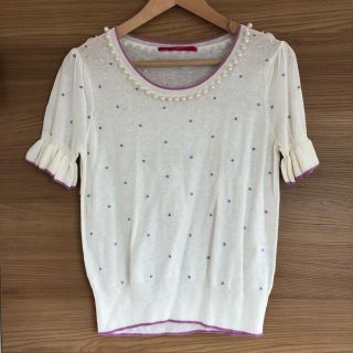 フェリシモ(FELISSIMO)の半袖パールビジュー付きニット(Tシャツ(半袖/袖なし))