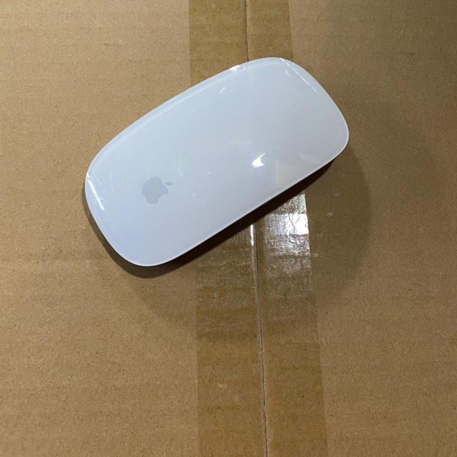 Apple(アップル)のMagic Mouse2 現行モデルの販売です。  スマホ/家電/カメラのPC/タブレット(PC周辺機器)の商品写真