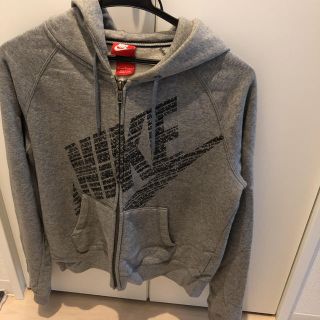 ナイキ(NIKE)のパーカー　ナイキ　NIKE(パーカー)