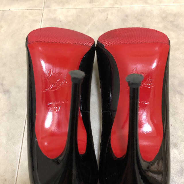 Christian Louboutin(クリスチャンルブタン)のルブタン パンプス 37 美品 レディースの靴/シューズ(ハイヒール/パンプス)の商品写真