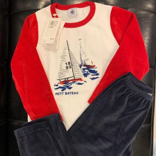 プチバトー(PETIT BATEAU)の新品未使用！！(パジャマ)