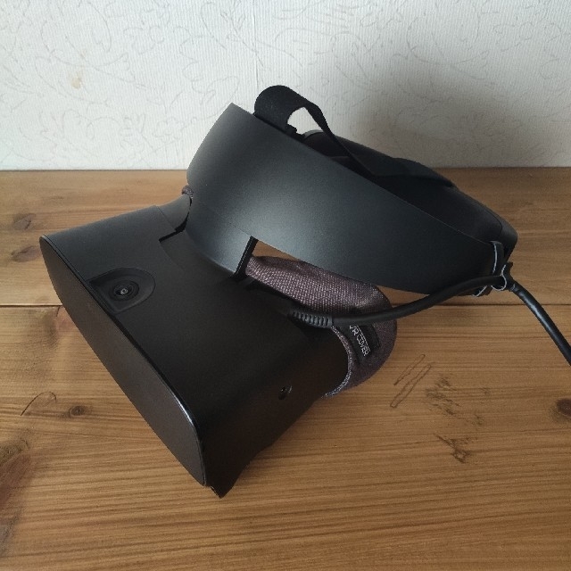 Oculus Rift S　VR Coverつき　中古 スマホ/家電/カメラのPC/タブレット(PC周辺機器)の商品写真