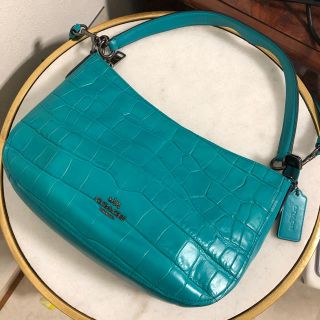 コーチ(COACH)の【大幅値下げ！】COACH ショルダーバッグ  エメラルドグリーン(ショルダーバッグ)