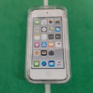 アイポッドタッチ(iPod touch)の新品未使用 iPod touch 32GB シルバー MVHV2J/A(ポータブルプレーヤー)