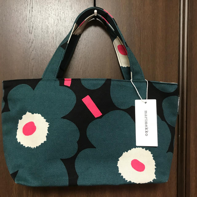 【新品 タグ付】marimekko★マリメッコ　トートバッグ　ウニッコ横長バッグ