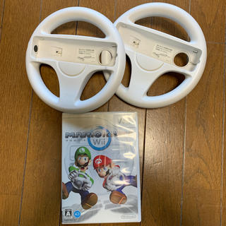 ウィー(Wii)のマリオカートWiiソフト　ハンドル×2(家庭用ゲームソフト)