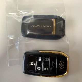 アルファード30系トヨタ純正スマートキーカバーゴールデンアイズ　新品　ゴールド(車種別パーツ)