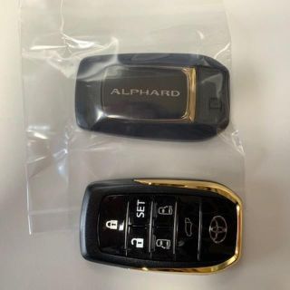アルファード30系トヨタ純正スマートキーカバーゴールデンアイズ　新品　ゴールド(その他)