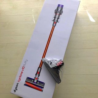 ダイソン(Dyson)の新品 ダイソン V10 Fluffy SV12FF フトンツールのおまけ付き!!(掃除機)