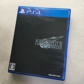 ファイナルファンタジーVII リメイク PS4【プレゼントコード付き】(家庭用ゲームソフト)