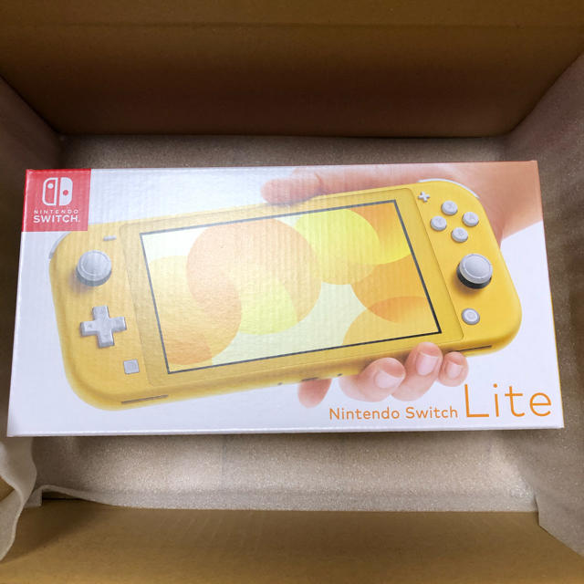  海外ブランド  Switch Nintendo - イエロー Lite Switch Nintendo 未開封 新品 送料込み 家庭用ゲーム機本体
