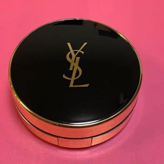 サンローラン(Saint Laurent)のアンクルド　ポールクッション　30 サンローラン(ファンデーション)