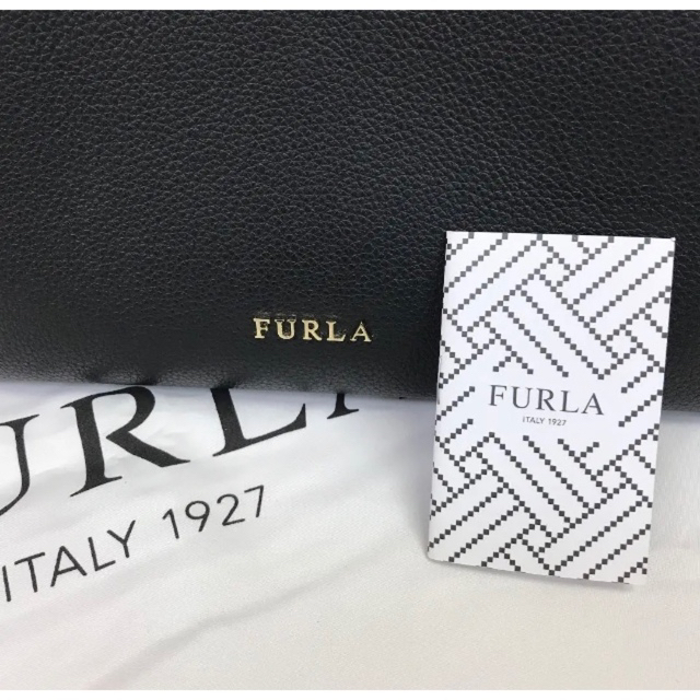 Furla(フルラ)のお値下げ【FURLA 】新品　ショルダーバッグ レディースのバッグ(ショルダーバッグ)の商品写真