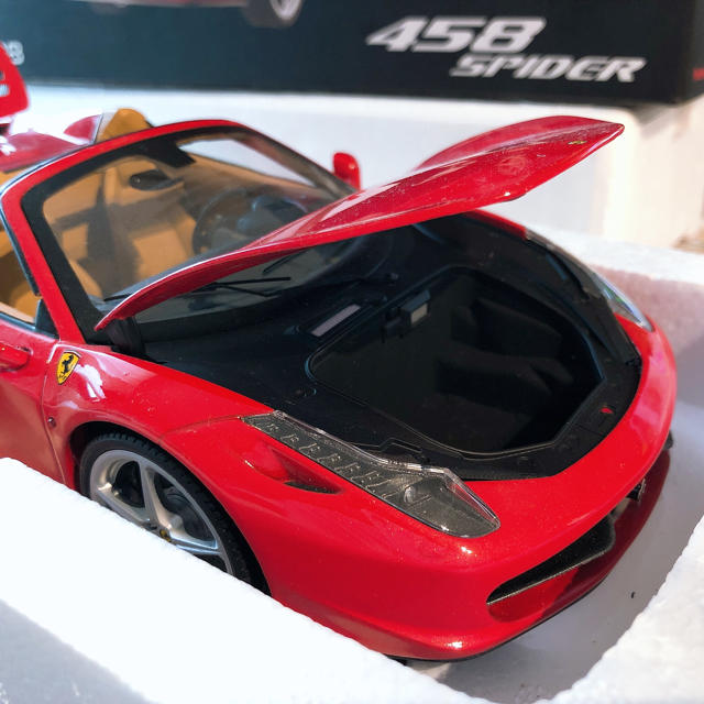 Ferrari(フェラーリ)の1/18HotWheelsホットウィール フェラーリ458スパイダー ミニカー  エンタメ/ホビーのおもちゃ/ぬいぐるみ(ミニカー)の商品写真