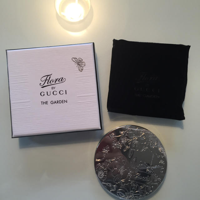 Gucci(グッチ)のGUCCI お花柄ミラー コスメ/美容のコスメ/美容 その他(その他)の商品写真