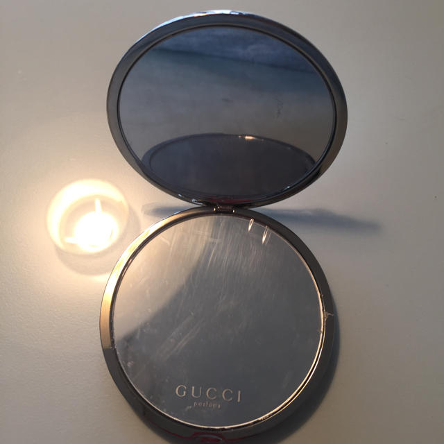 Gucci(グッチ)のGUCCI お花柄ミラー コスメ/美容のコスメ/美容 その他(その他)の商品写真