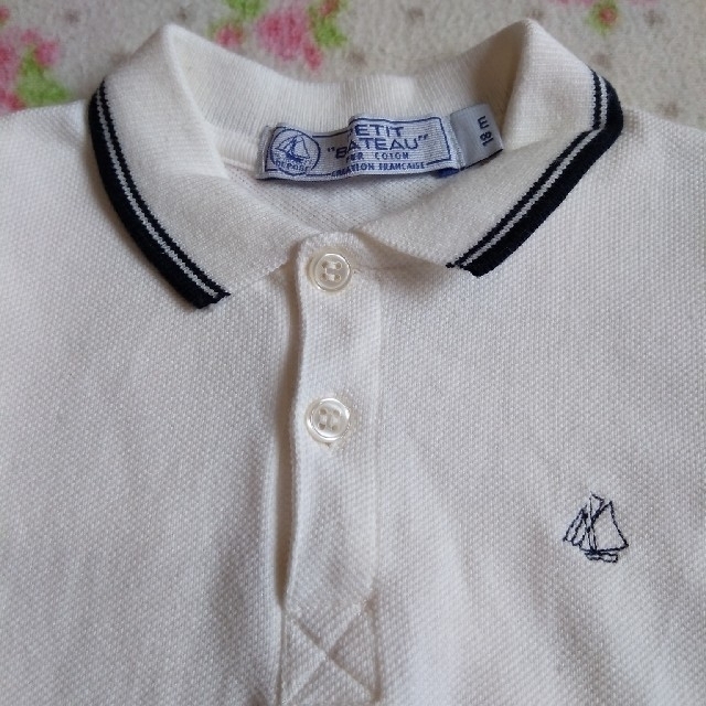 PETIT BATEAU(プチバトー)のプチバトー　鹿の子編みポロ衿ショートロンパース キッズ/ベビー/マタニティのベビー服(~85cm)(ロンパース)の商品写真