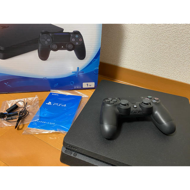 プレステ4 本体　SONY PlayStation4 CUH-2200BB01