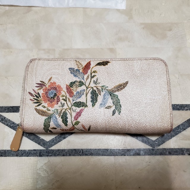 ETRO(エトロ)のエトロETRO　長財布　アイボリー レディースのファッション小物(財布)の商品写真