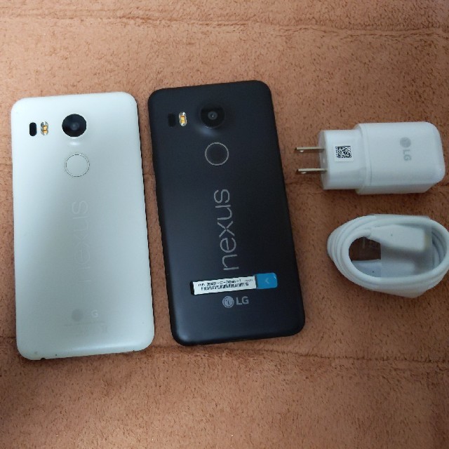 Nexus5x ジャンク品✕2　箱無し　 スマホ/家電/カメラのスマートフォン/携帯電話(スマートフォン本体)の商品写真