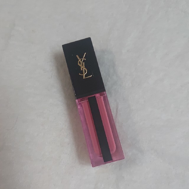 Yves Saint Laurent Beaute(イヴサンローランボーテ)のysl ルージュピュールクチュールヴェルニウォーターステイン 614 コスメ/美容のベースメイク/化粧品(口紅)の商品写真