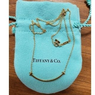 ティファニー(Tiffany & Co.)のTIFFANY　Tスマイルネックレス　スモール　YG(ネックレス)