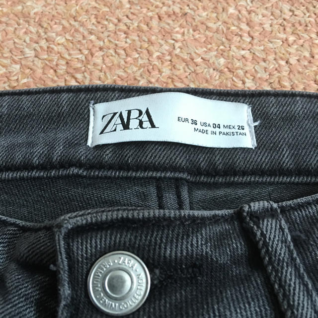 ZARA(ザラ)の美品デニム(マウジー、エモダ、ディーゼル、セオリー、ヌーディジーンズ、GU レディースのパンツ(デニム/ジーンズ)の商品写真