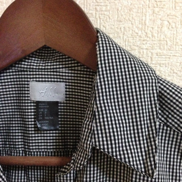 H&M(エイチアンドエム)のH&M フレンチスリーブシャツ☆ レディースのトップス(シャツ/ブラウス(半袖/袖なし))の商品写真