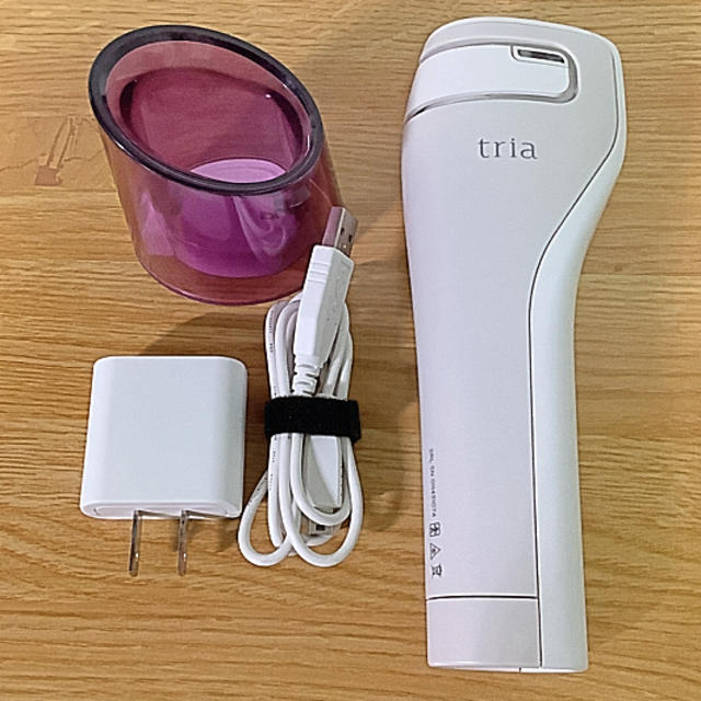 美品　トリアスキンエイジングケアレーザー　tria スマホ/家電/カメラの美容/健康(フェイスケア/美顔器)の商品写真