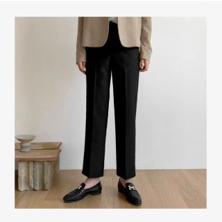 ザラ(ZARA)の[MADE LAUREN]感覚スラックスパンツ(スリムストレート)黒 Mサイズ(クロップドパンツ)