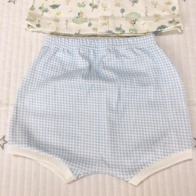 PETIT BATEAU(プチバトー)の新品未使用  プチバトー  プリント  ブラウス&ブルマ  セット  18m キッズ/ベビー/マタニティのベビー服(~85cm)(Ｔシャツ)の商品写真