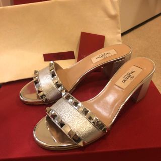 ヴァレンティノ(VALENTINO)の極美品 Valentino ヴァレンティノ シルバー サンダル ミュール 35(サンダル)