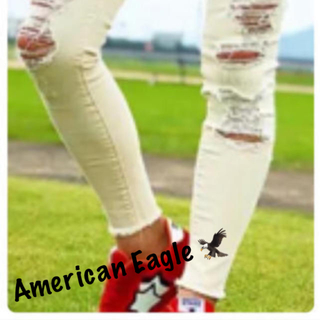 アメリカンイーグル(American Eagle)の未使用♡ AEO アメリカンイーグル ダメージ デニム ホワイト ◡̈♥︎(デニム/ジーンズ)
