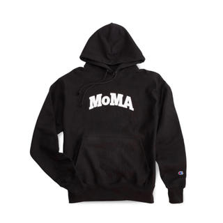 モマ(MOMA)の【Mサイズ】 海外限定 MOMA × champion パーカー ブラック(パーカー)