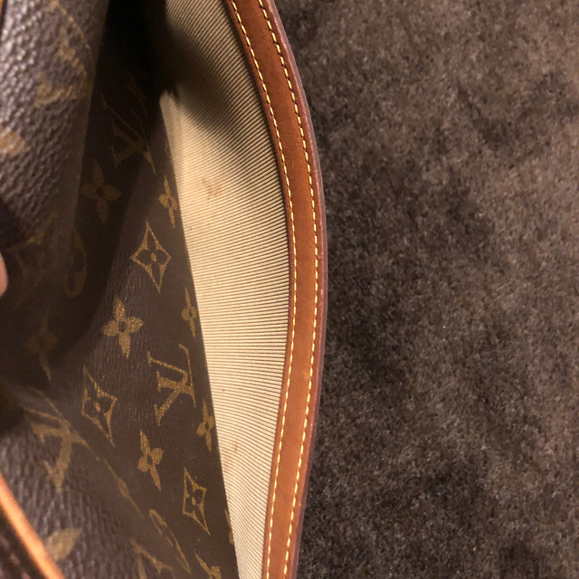 LOUIS VUITTON(ルイヴィトン)のルイヴィトン　リポーター レディースのバッグ(ショルダーバッグ)の商品写真