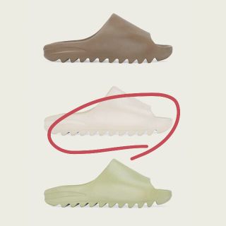 アディダス(adidas)のYEEZY SLIDE "BONE" サンダル(サンダル)