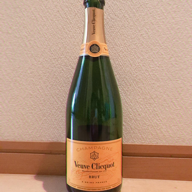 MOËT & CHANDON(モエエシャンドン)のシャンパンボトル　空き瓶 食品/飲料/酒の酒(シャンパン/スパークリングワイン)の商品写真