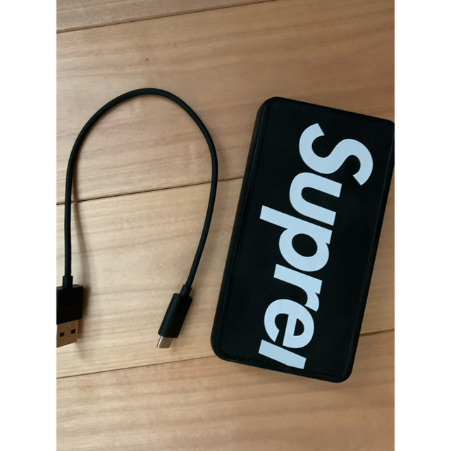 Supreme(シュプリーム)のSupreme /Mophie Powerstation Wireless XL スマホ/家電/カメラのスマートフォン/携帯電話(バッテリー/充電器)の商品写真