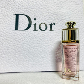 クリスチャンディオール(Christian Dior)のDIOR ミニ香水♡Addict Eau Fraiche(香水(女性用))