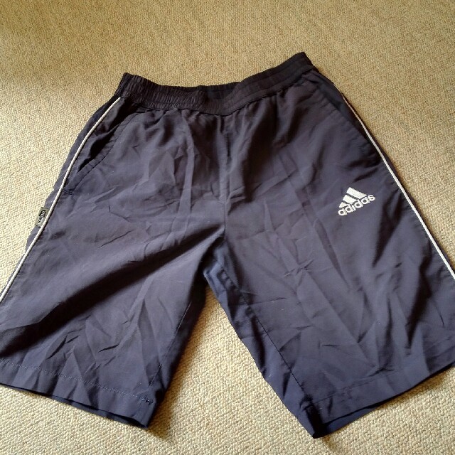 adidas(アディダス)のアディダス　パンツ　130 キッズ/ベビー/マタニティのキッズ服男の子用(90cm~)(パンツ/スパッツ)の商品写真