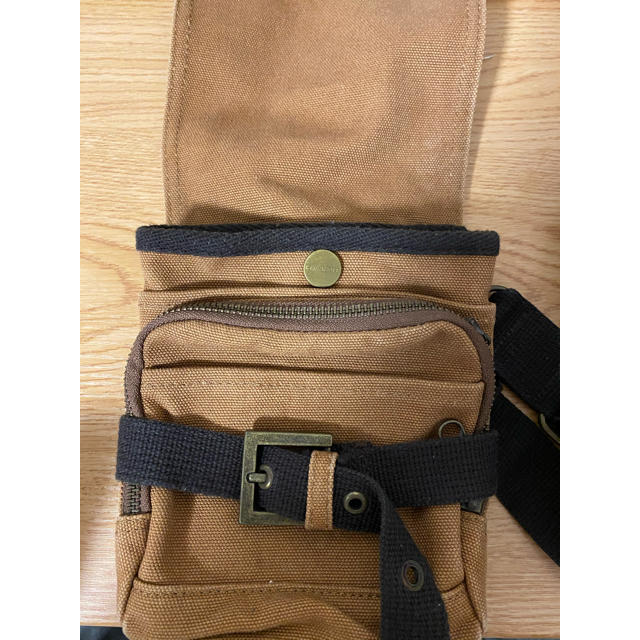 UK CARHARTT(ユーケーカーハート)のCARHARTT ショルダーバッグ メンズのバッグ(ショルダーバッグ)の商品写真